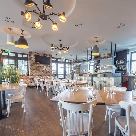 Fletcher - Restaurant Nautisch Kwartier 4* האוזן