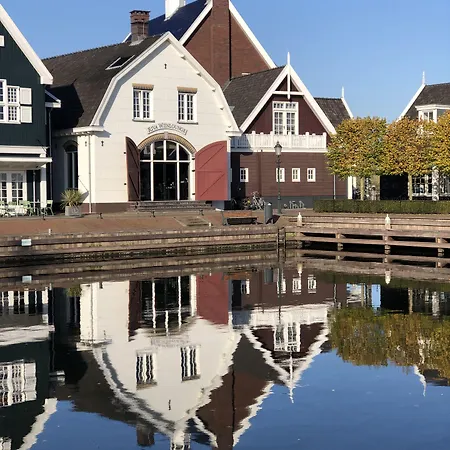 Szálloda Fletcher - Restaurant Nautisch Kwartier Huizen